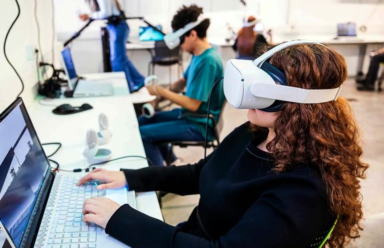 8 reasons for using VR/AR in Vocational Training: